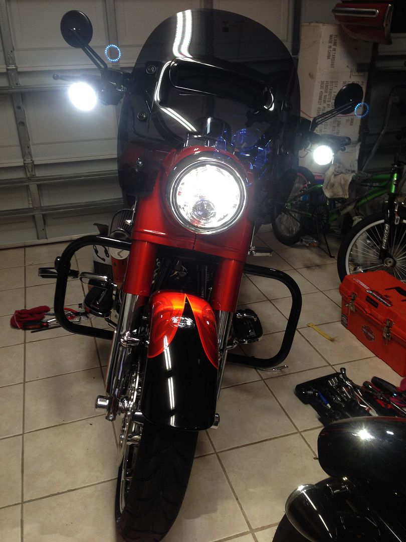 CVO Road King 2014 auxiliary lights